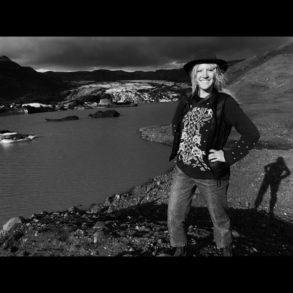 Meet your Posher, Hannah - Picture 3 of 3